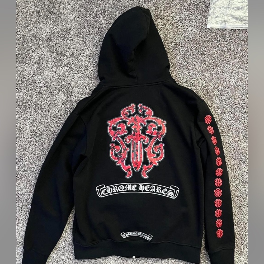 Size medium but fits small